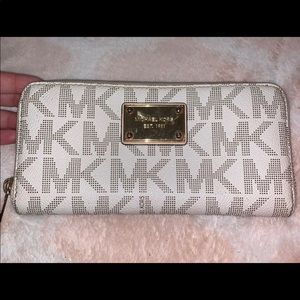 Michael Kors Wallet AUTHENTIC Kora